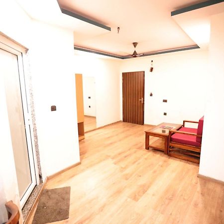 Hotel Noida Grand Sec 58 ภายนอก รูปภาพ