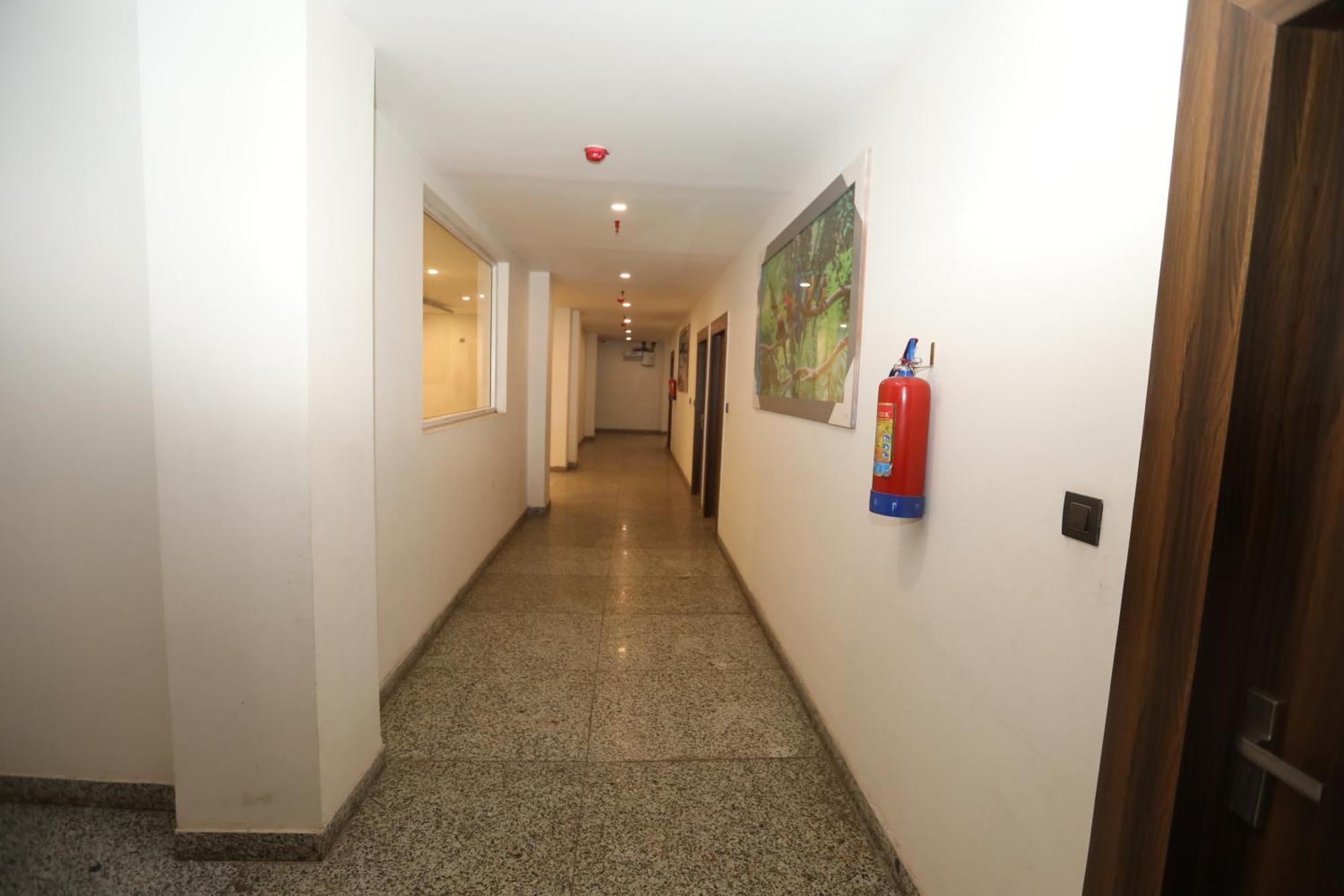 Hotel Noida Grand Sec 58 ภายนอก รูปภาพ