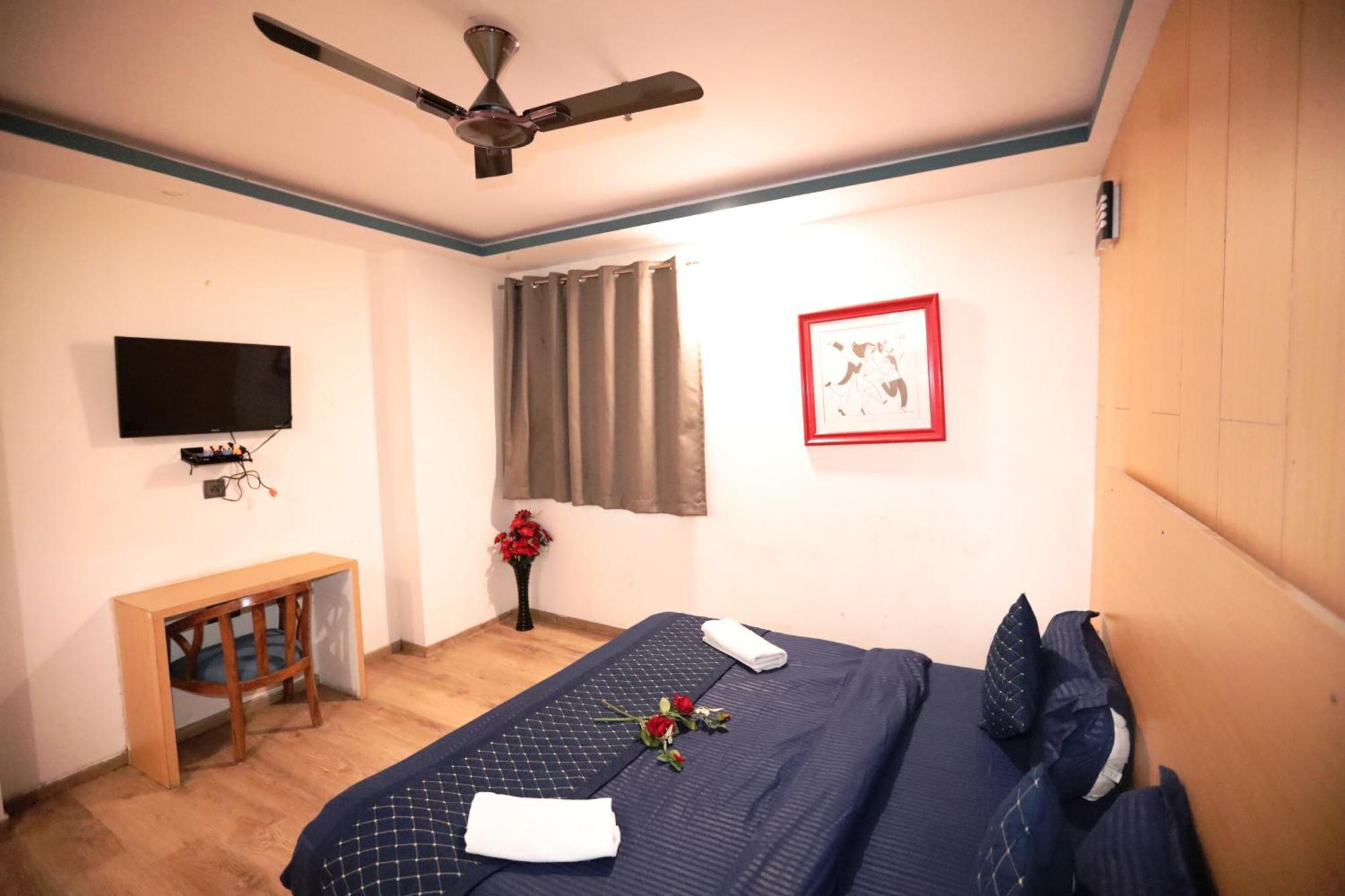 Hotel Noida Grand Sec 58 ภายนอก รูปภาพ