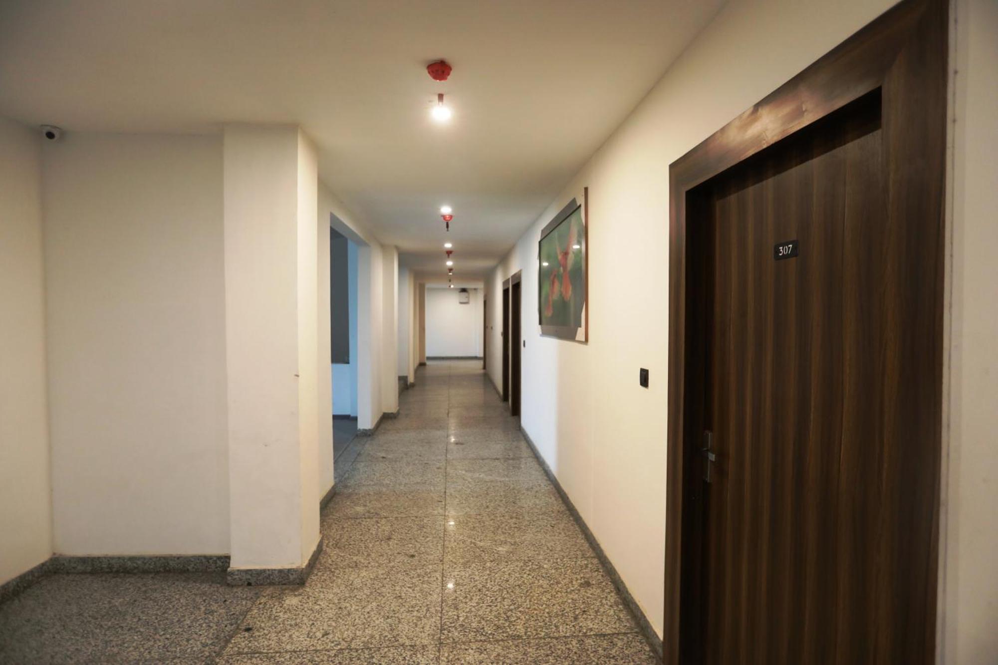 Hotel Noida Grand Sec 58 ภายนอก รูปภาพ