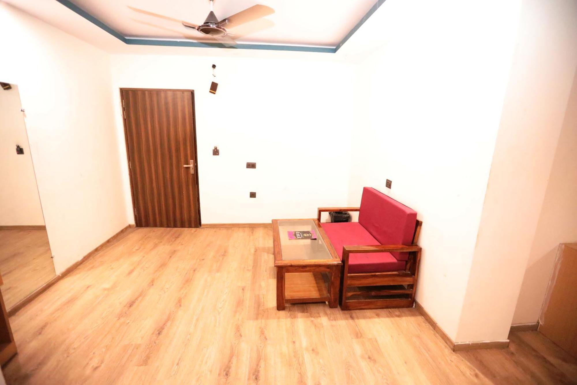 Hotel Noida Grand Sec 58 ภายนอก รูปภาพ