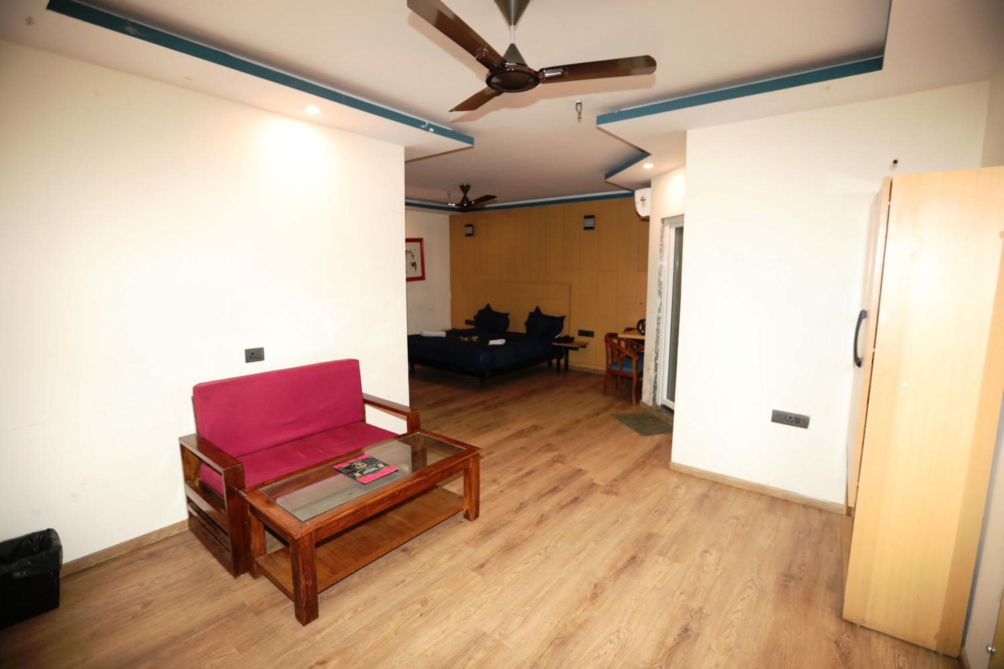 Hotel Noida Grand Sec 58 ภายนอก รูปภาพ