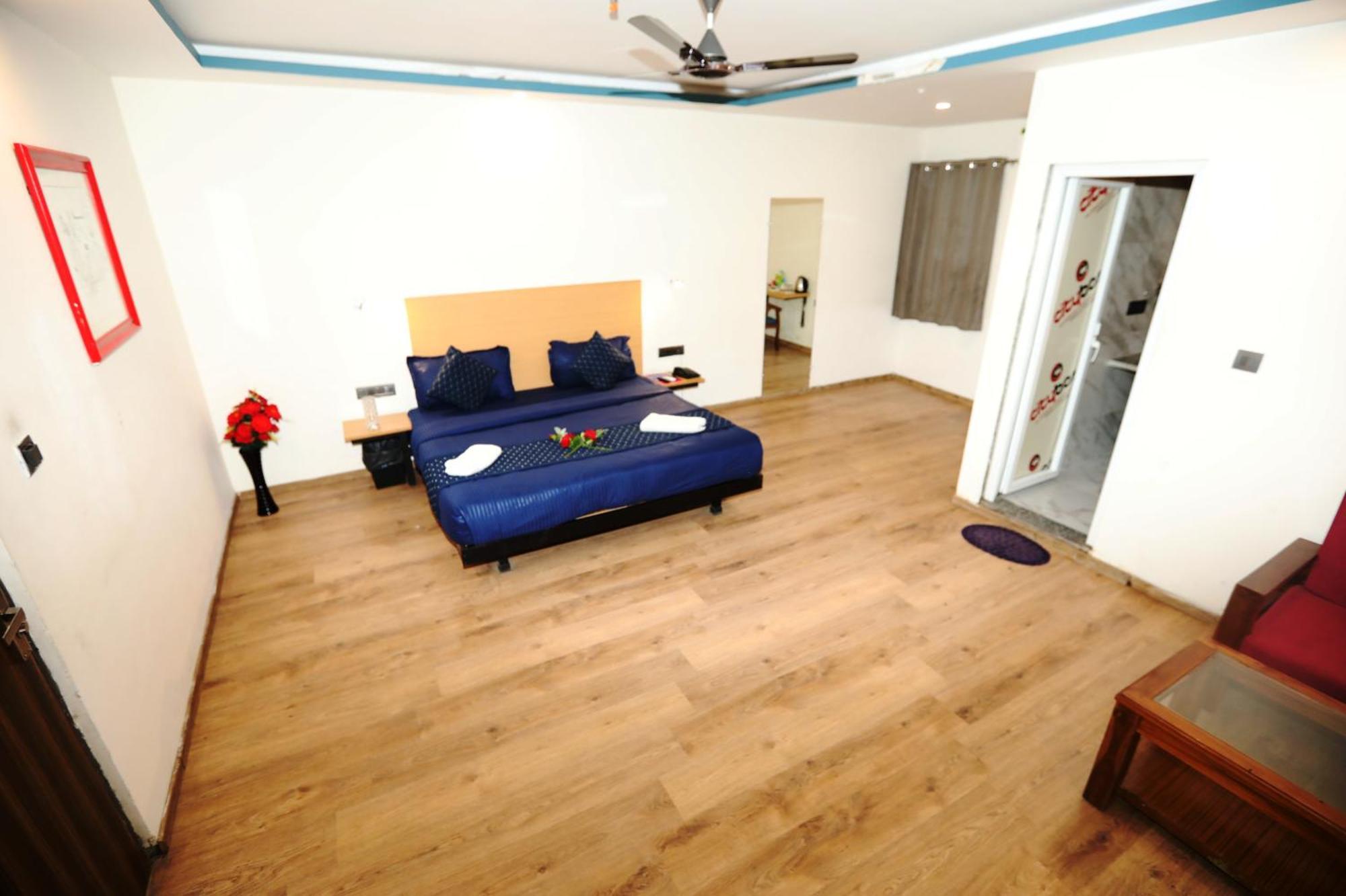 Hotel Noida Grand Sec 58 ภายนอก รูปภาพ
